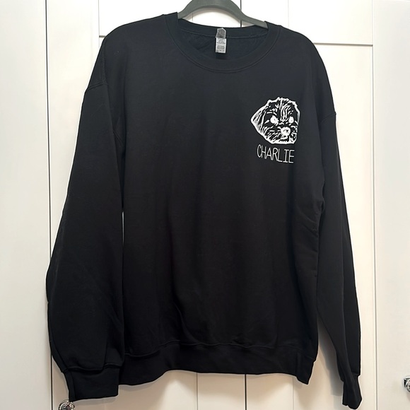 Black Women’s Sweatshirt Pullover With Charlie Dog Print Sz LG NEW! - Picture 1 of 3